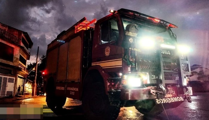 Bombeiros são acionados para apagar incêndio e sentem “fumaça louca”