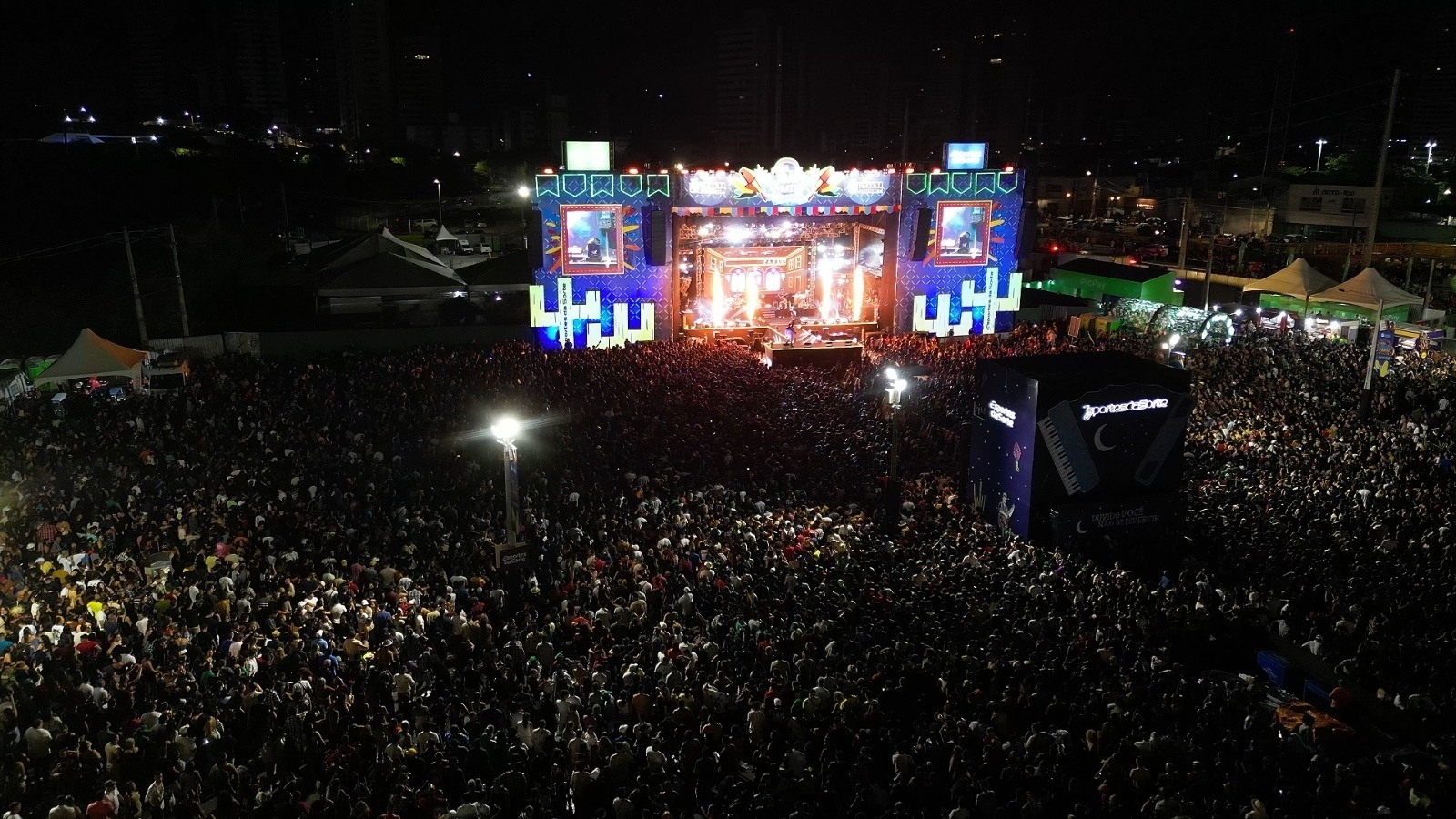 VÍDEO: 150 mil pessoas lotam área externa da Arena das Dunas no São João de Natal