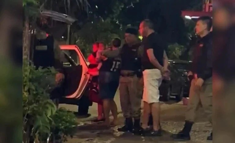 Homem que agrediu criança de 4 meses achando que era bebê reborn é liberado pela Justiça