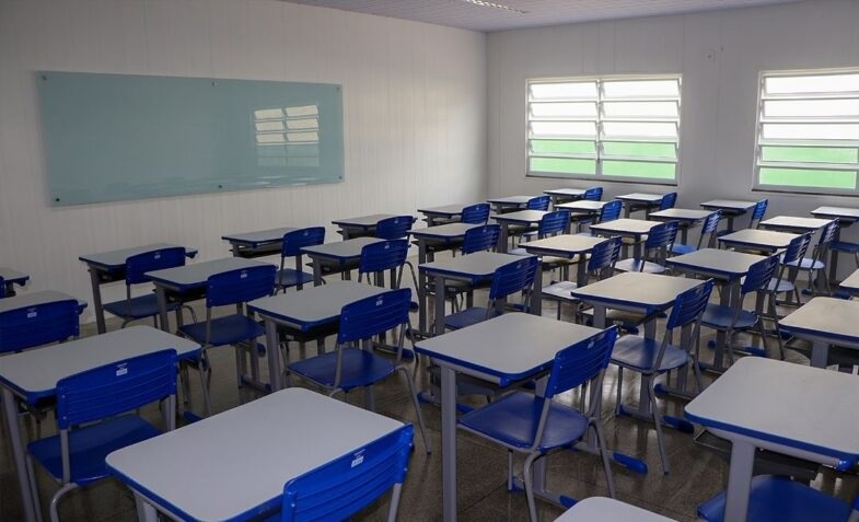 Governo Lula teria que investir R$ 61,3 bilhões a mais para garantir padrão mínimo nas escolas, diz estudo