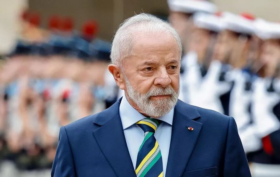 Lula gastou R$ 974 mil só com aluguel de carros na viagem a Paris