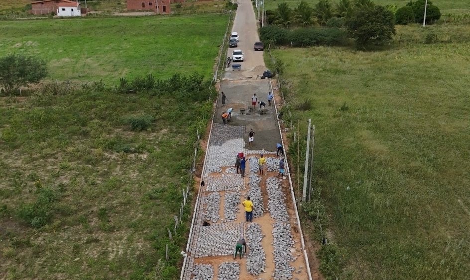 Serra Caiada recebe investimento de R$ 2,4 milhões para pavimentação urbana e rural