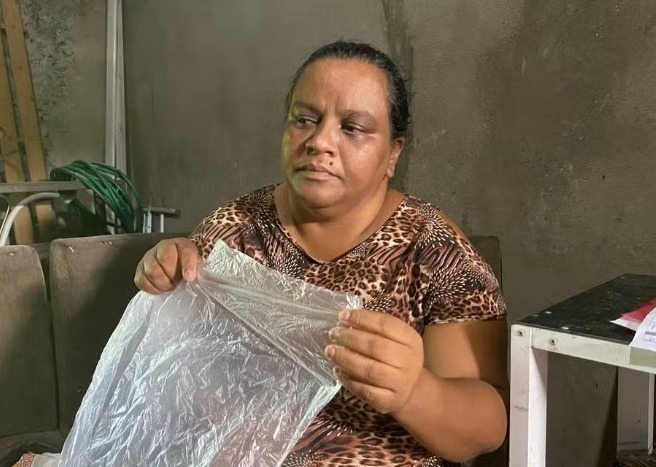 Mulher que espera há 9 anos por cirurgia de reversão de colostomia estava em fila errada no sistema de regulação,...