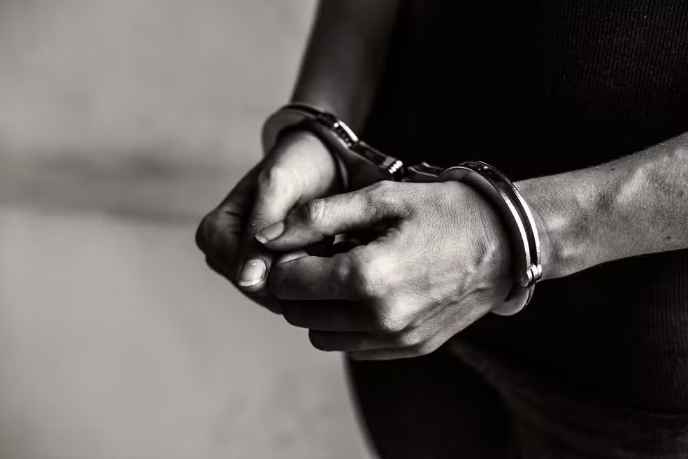 Homem é preso por engano após ter identidade usada por foragido na Grande Natal