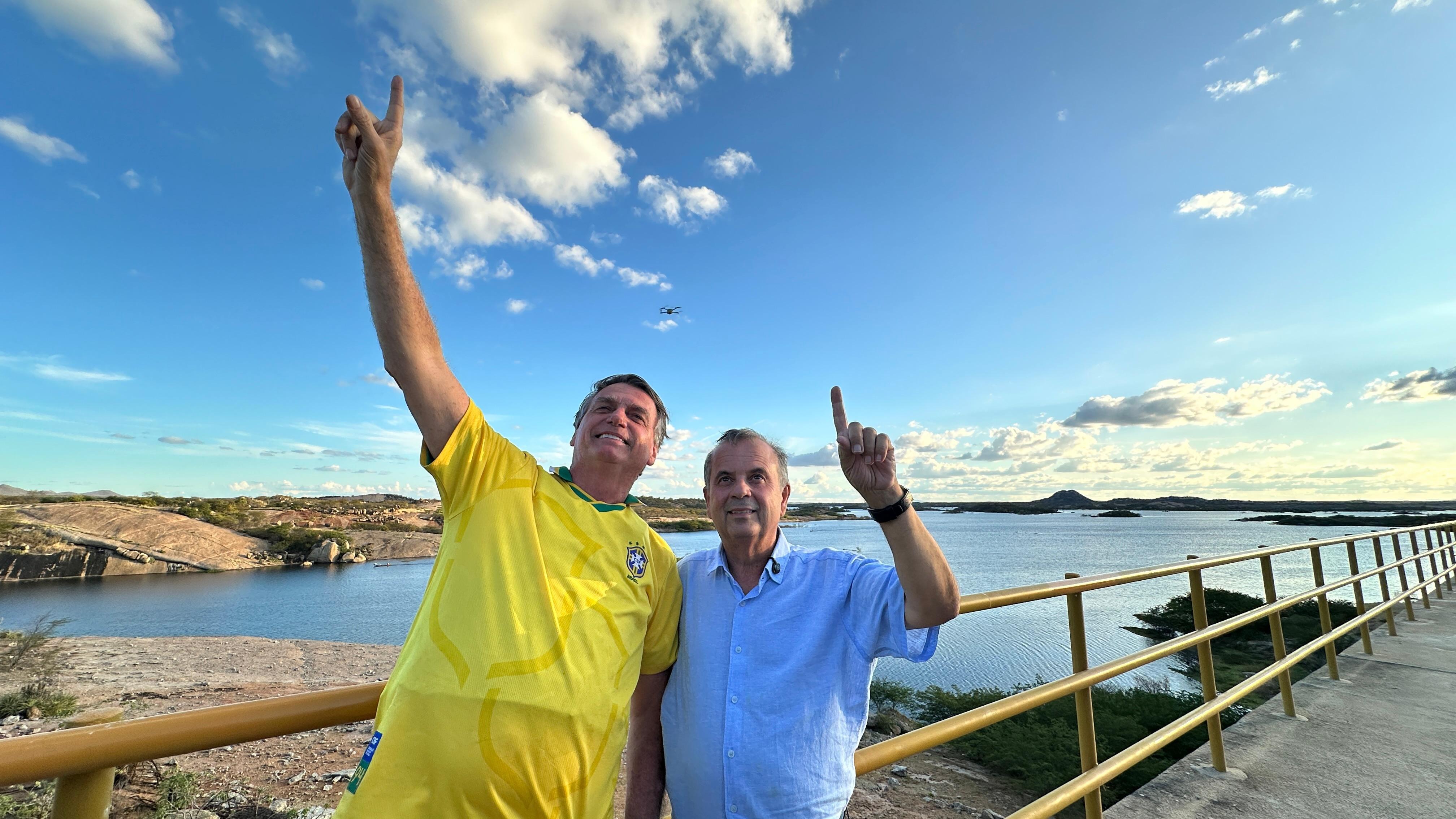 Bolsonaro visita Oiticica e destaca papel de Rogério Marinho na transposição do São Francisco