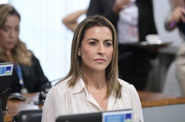 Soraya Thronicke deixa de consumir água e café no Senado por medo de envenenamento