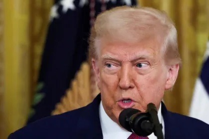 Trump não confirma ataque ao Irã, mas diz que é tarde para conversas