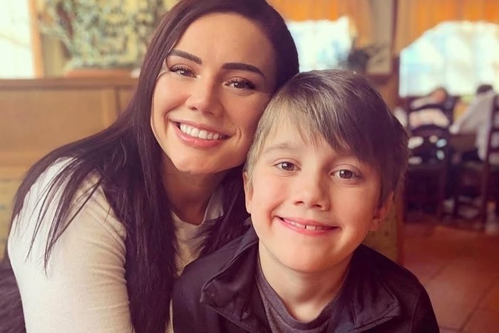 Estrela de reality é barrada no funeral do próprio filho