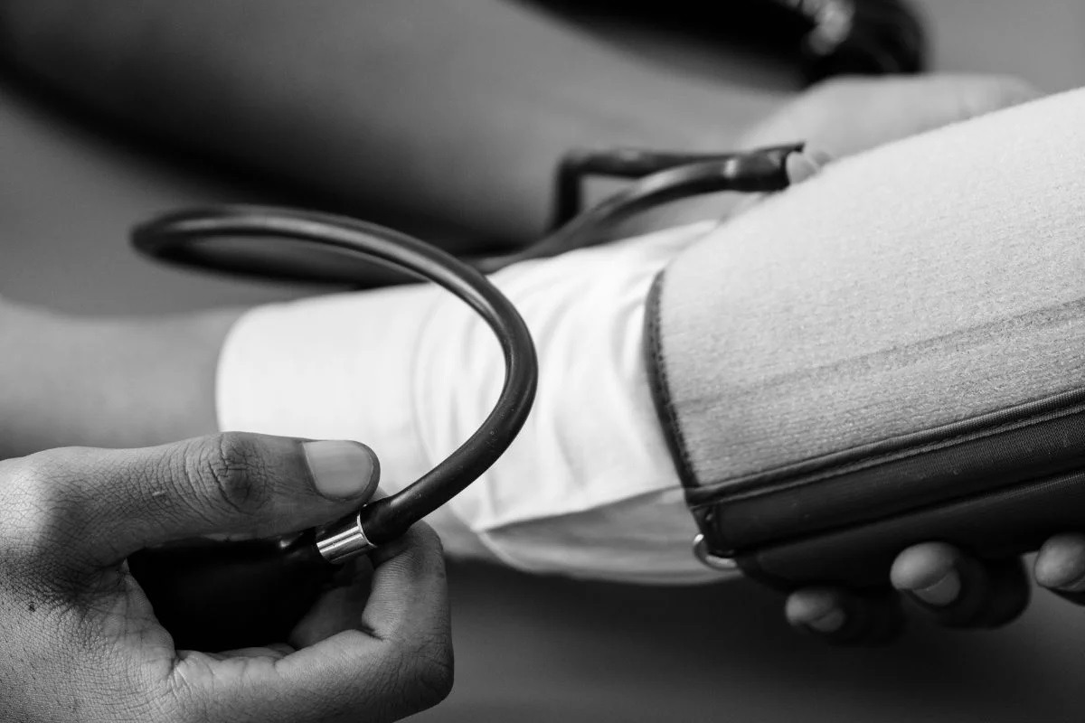 Homem é investigado por se passar por médico no RN e causar lesão grave em paciente idosa