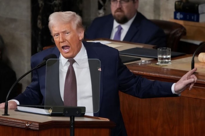 VÍDEO: Se Irã retaliar, Trump ameaça contra-atacar com “força muito maior”