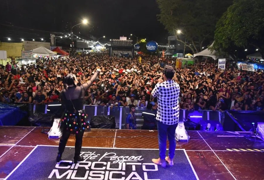 Multidão acompanha retomada do São João de Natal no polo Zona Oeste