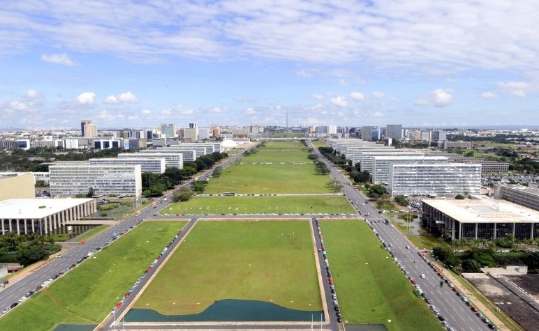 Cortes no Orçamento já afetam dia a dia do INSS, universidades e Forças Armadas