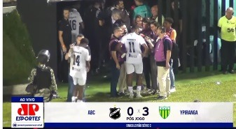 VÍDEO: "Tem jogador fazendo corpo mole", diz Wallyson após derrota do ABC