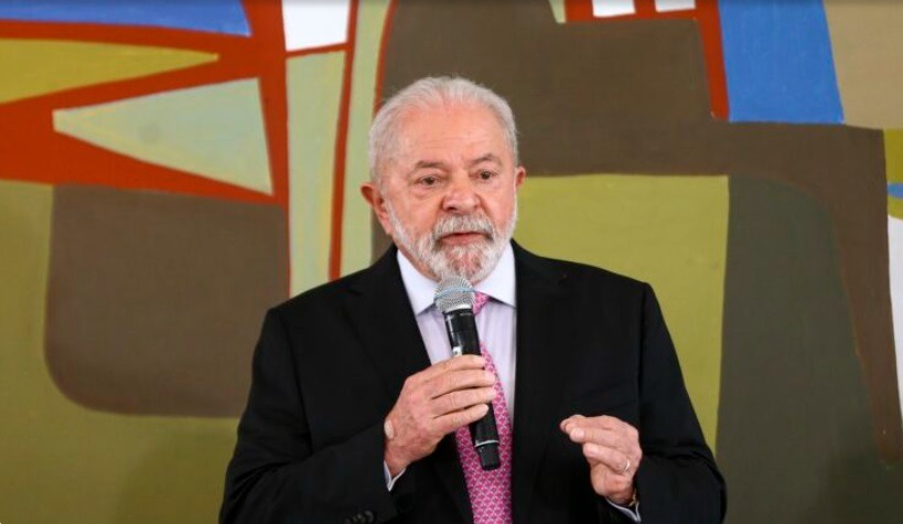 Lula perde influência no exterior e é impopular em casa, diz The Economist