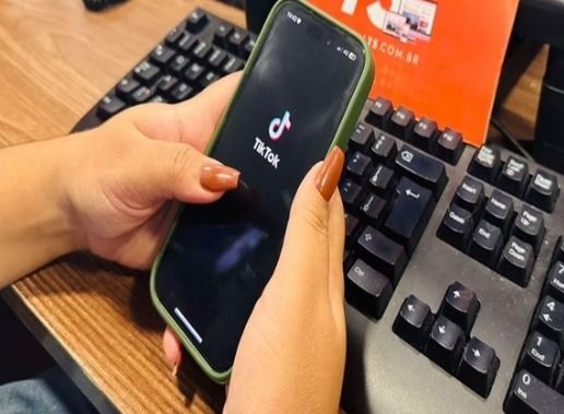 Alerta: Menino de 12 anos morre após participar de desafio no TikTok