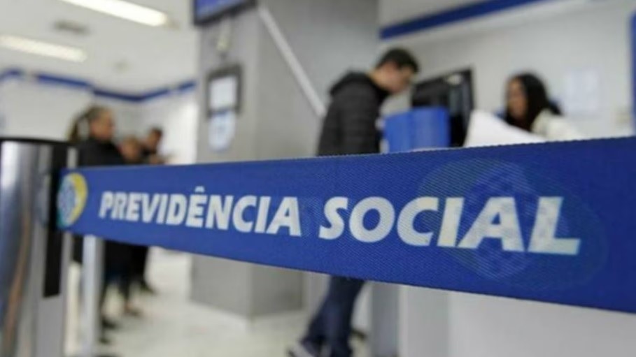 Fraudes do INSS: projeto quer proibir descontos na folha e mudar regras para empréstimos