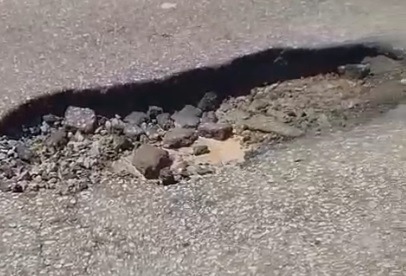 VÍDEO: Buracos causam prejuízo e colocam motoristas em risco na Ponte Newton Navarro