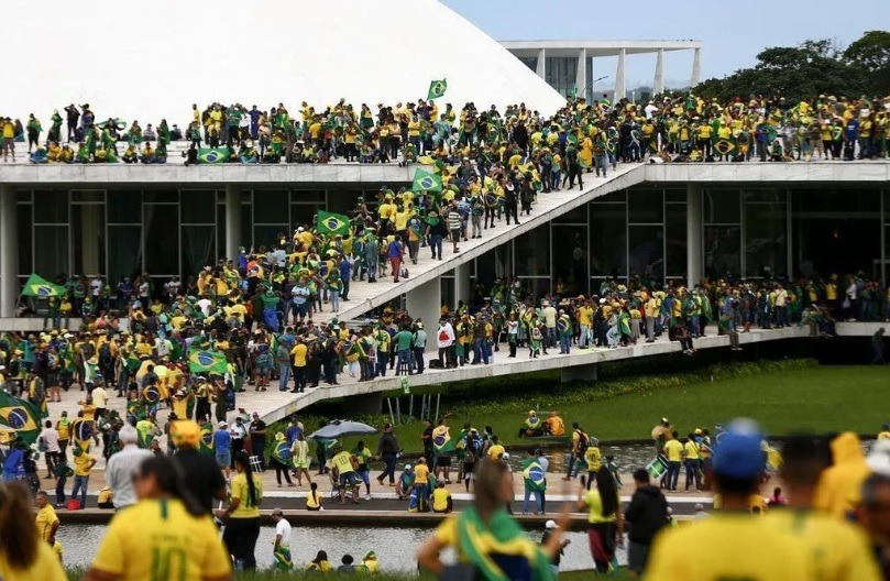 STF condenou 643 pessoas por participação nos atos do 8 de janeiro