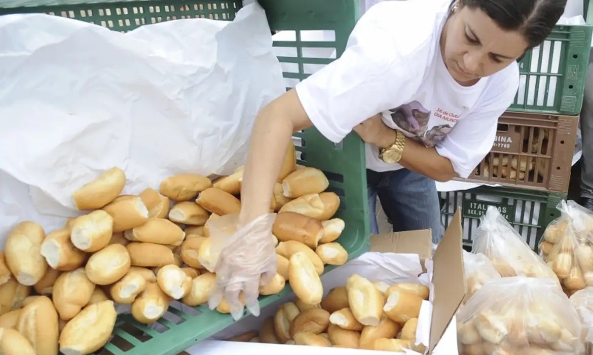Natal: Café em pó, pão e carne continuam sendo inimigos do orçamento familiar