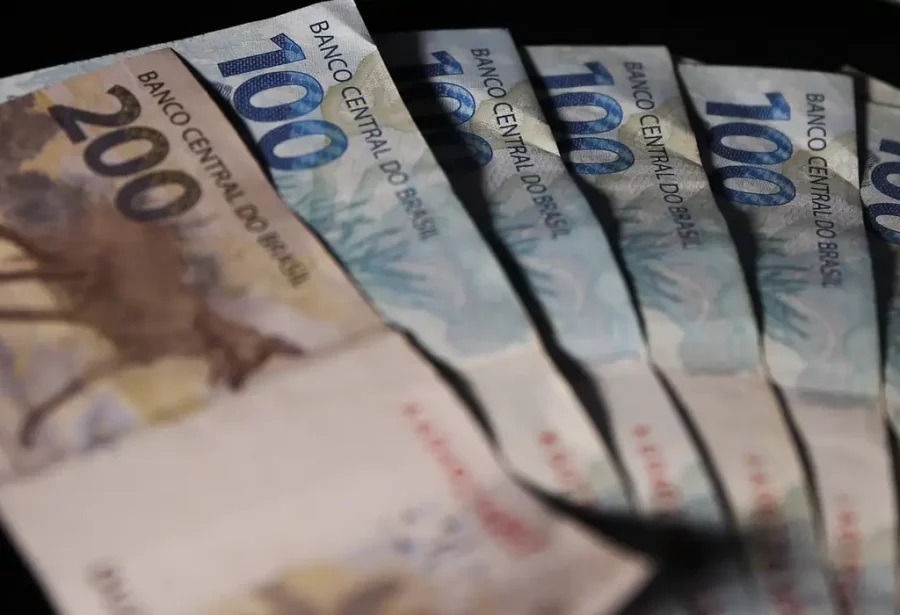 Salário mínimo deve subir para R$ 1.630 em 2026, diz Simone Tebet