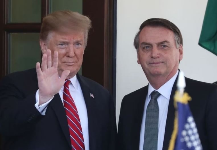 Trump publica carta a Bolsonaro e diz que “sistema se voltou contra você”