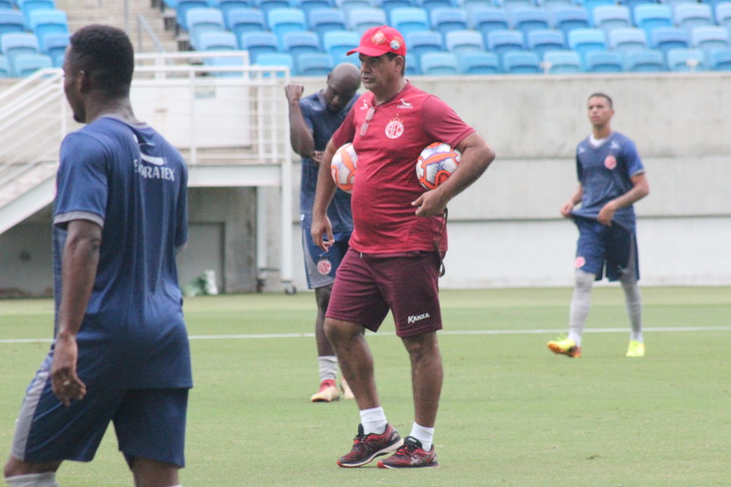 De "folga", América treina de olho na decisão contra o ABC