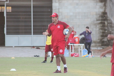 Moacir Jr. Convoca 20 atletas para a estreia do América na série D