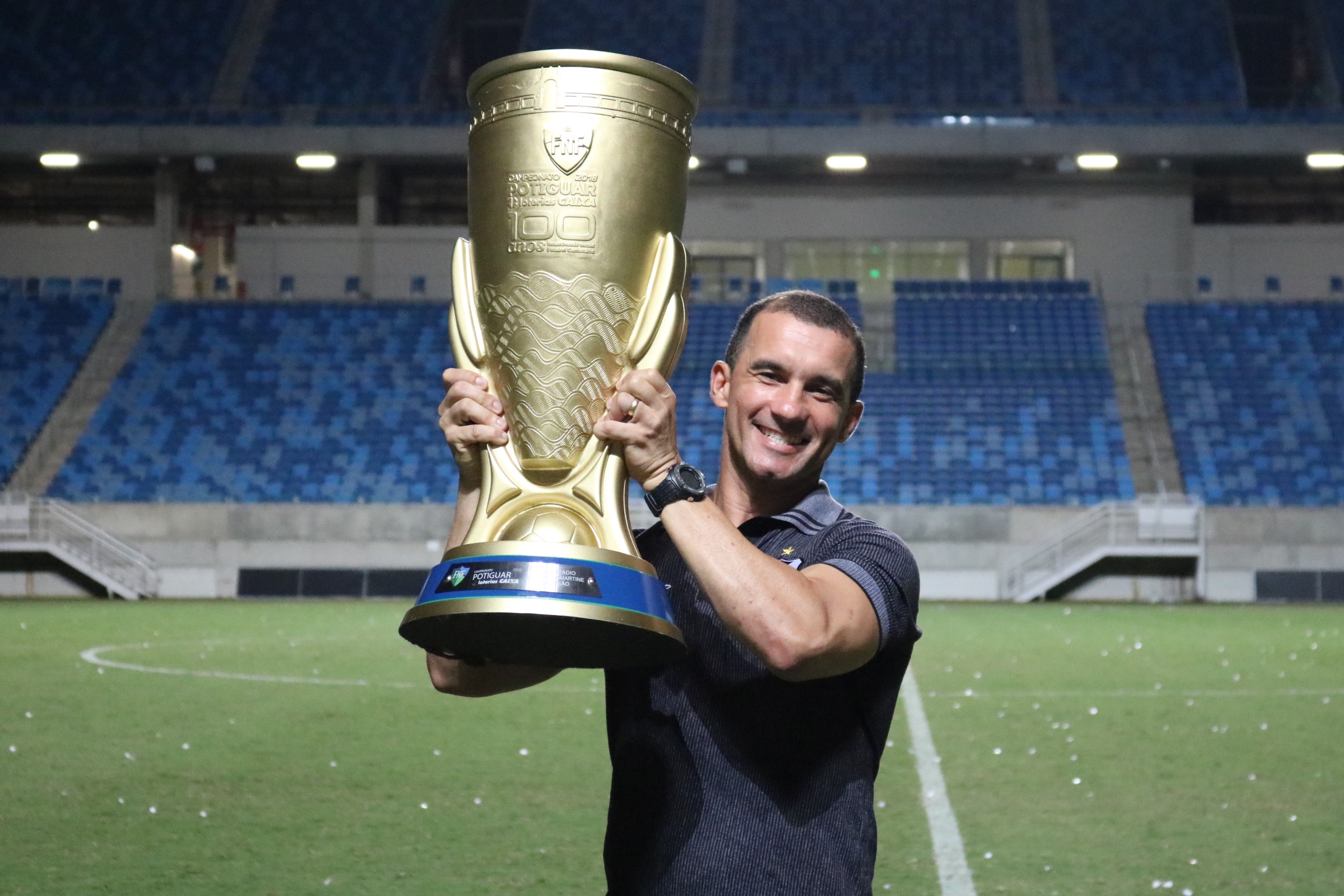 ABC demite técnico Ranielle Ribeiro após derrota na Série C