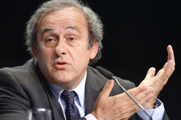 Platini é preso em investigação de suborno