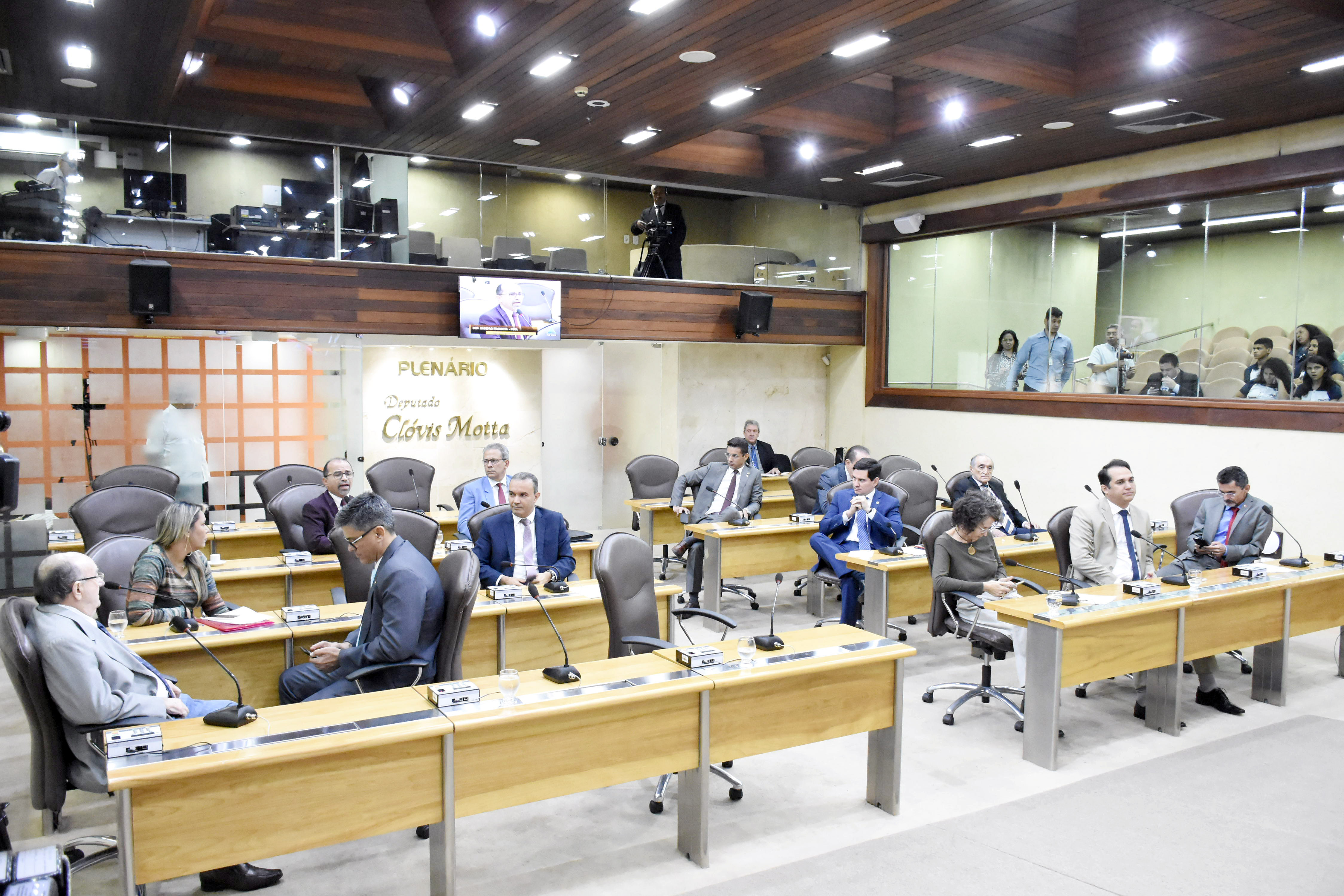 Deputado defende apoio terapêutico do Estado a dependentes químicos