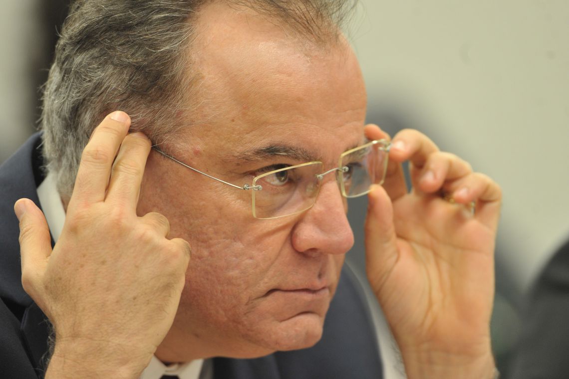 Relator volta a permitir contribuição extra de servidores estaduais