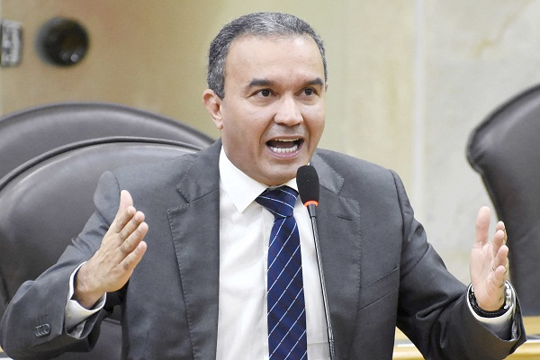 Kelps: Radicais no entorno da governadora impedem debate sobre Previdência