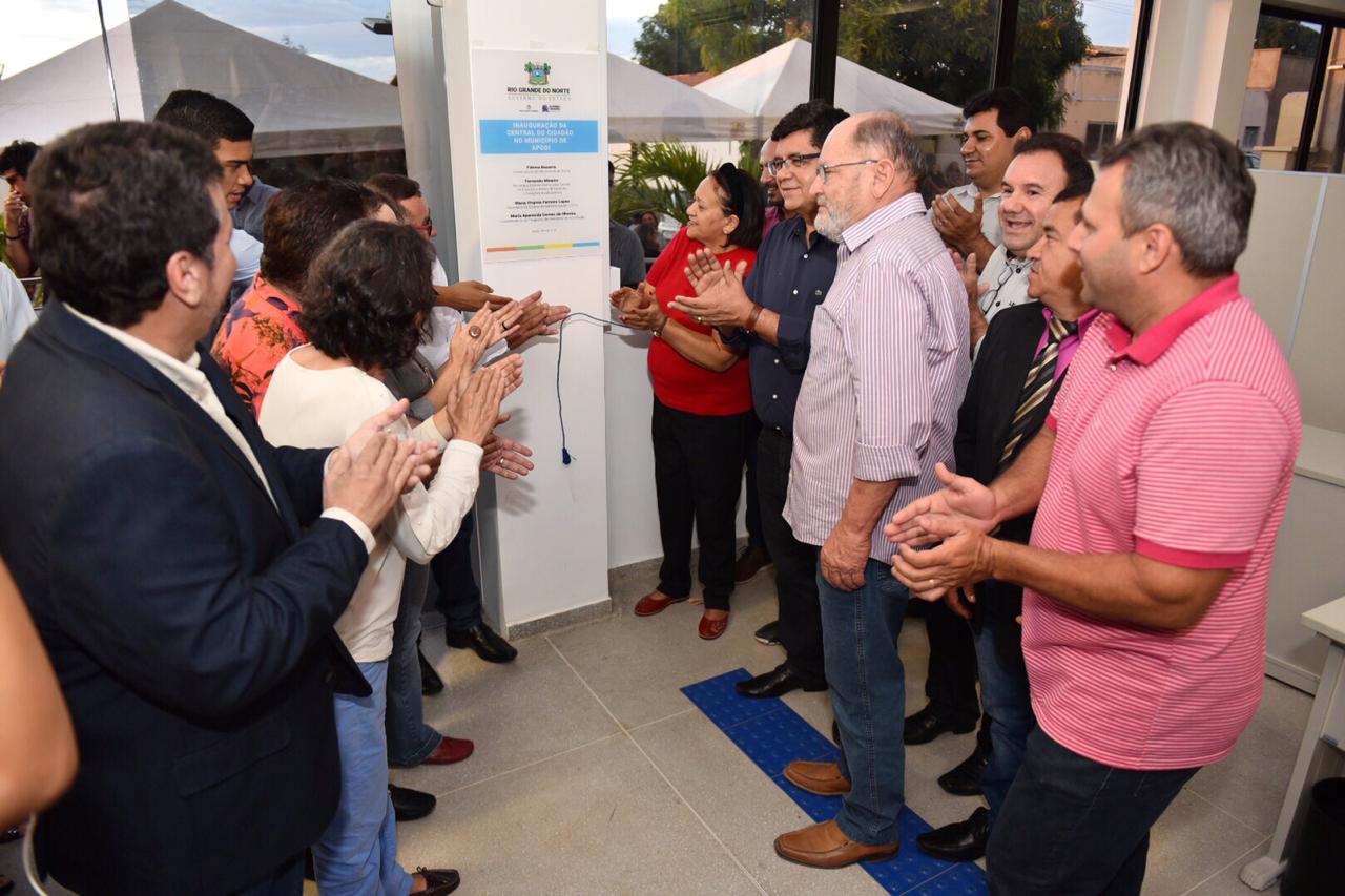 Central do Cidadão de Apodi havia sido inaugurada sem equipamentos, diz Fátima