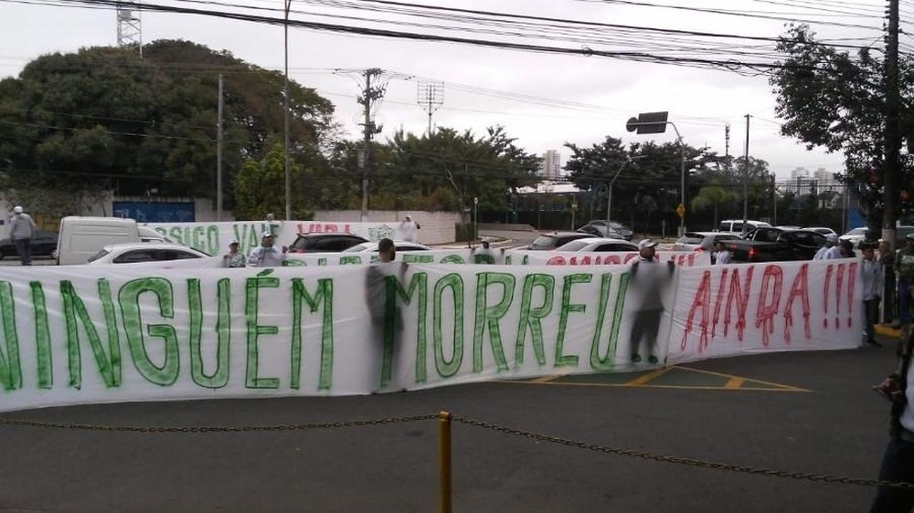 Técnico brasileiro é ameaçado de morte por torcida organizada