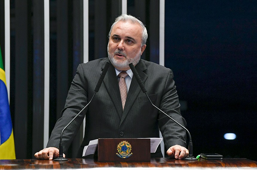 Senador do RN acusa Bolsonaro de usar verba contingenciada para pagar emendas