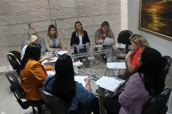 Câmara de Parnamirim define ações com foco ao combate à violência contra mulher