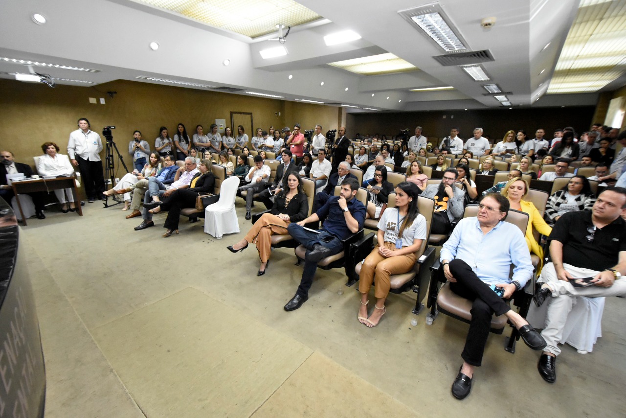 Pais relatam experiências de alienação parental em debate na AL
