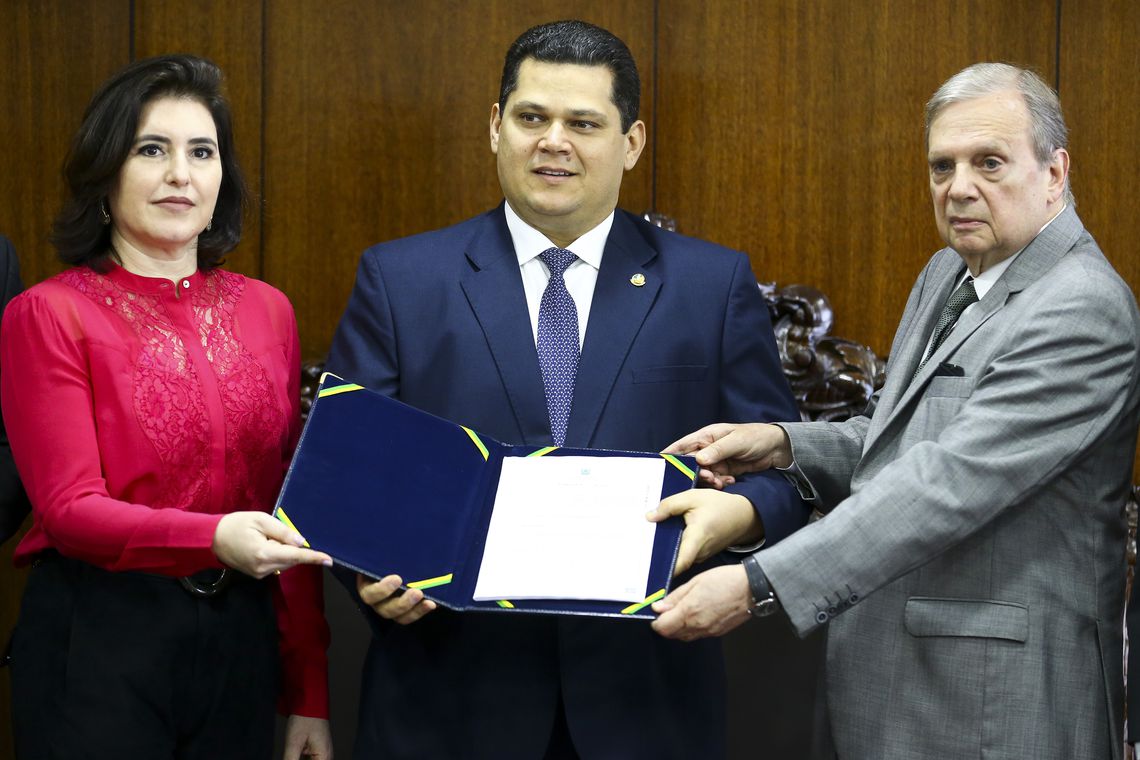Relatório da Previdência no Senado suprime BPC e aposentadorias especiais