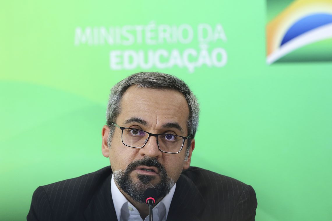 MEC pede combate a doutrinação em ofício enviado a Secretarias de Educação