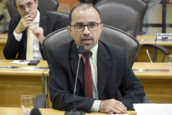Sandro: A cada 20 horas, um LGBT é barbaramente assassinado ou se suicida