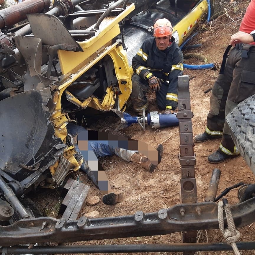 Motorista morre em estrada do RN após caminhão-pipa capotar