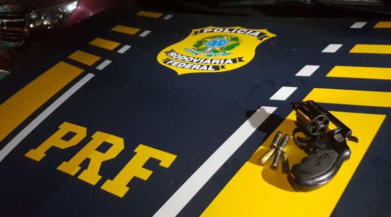 Homem é preso e arma apreendida pela PRF em Ceará-Mirim