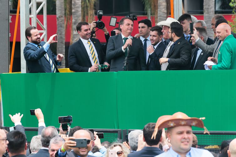 Bolsonaro envia projeto que amplia excludente de ilicitude à Câmara