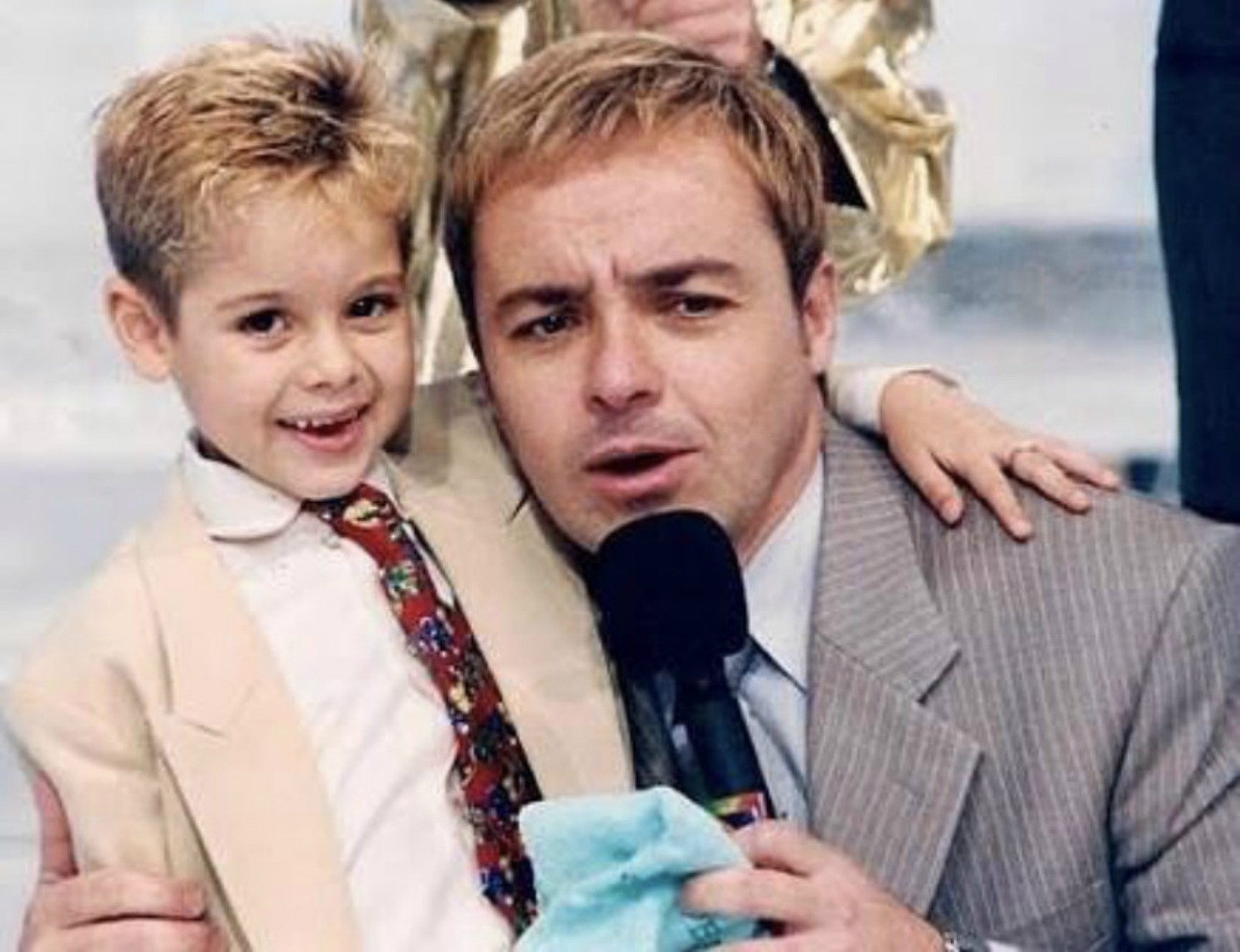 Por onde anda “Guguzinho”, ex-assistente de palco de Gugu nos anos 90