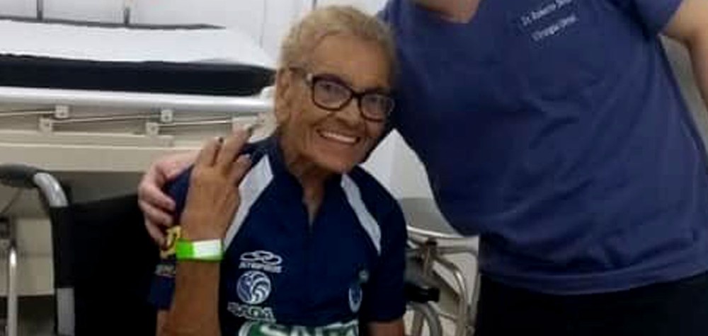 Torcedora de 86 anos símbolo do Cruzeiro é agredida por torcedores do Atlético