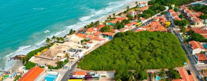 Praia de Pirangi ganha espaço de eventos, música e gastronomia para o veraneio