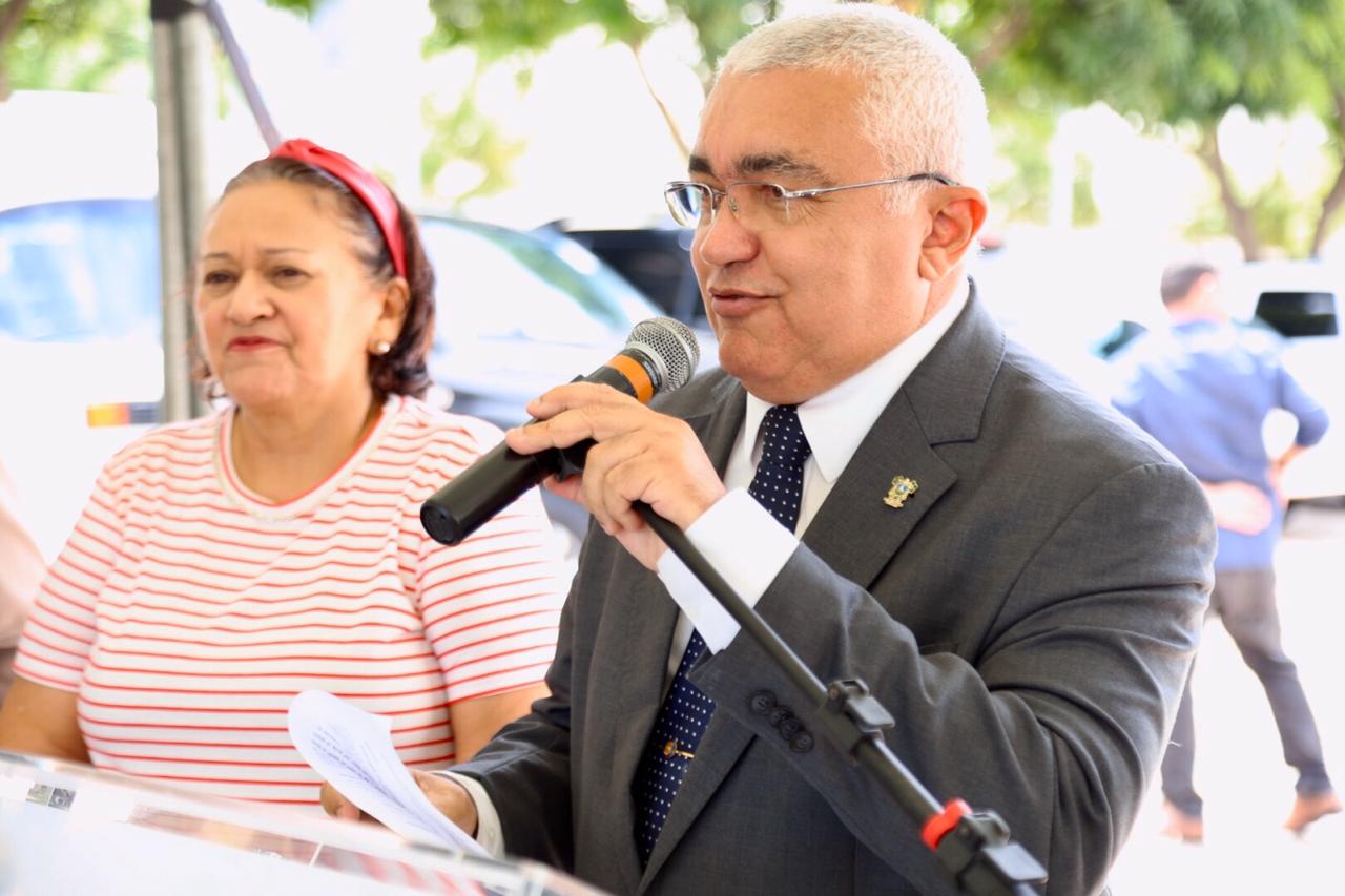 Fátima entrega bens à PM e só secretário cita parceria com governo Bolsonaro