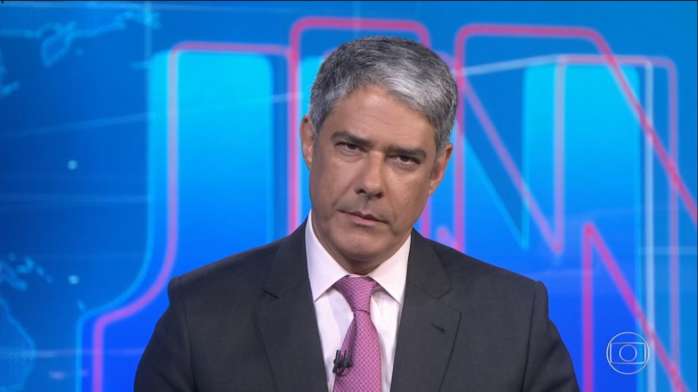 (VÍDEO) William Bonner chama lua de "lula" e viraliza na web; assista