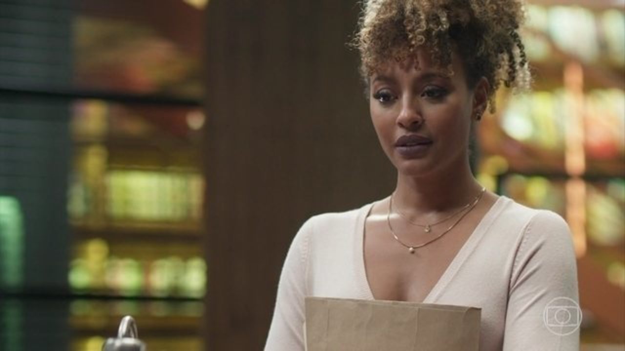 Heroína na vida real: Atriz da novela 'Bom Sucesso' salva família de incêndio