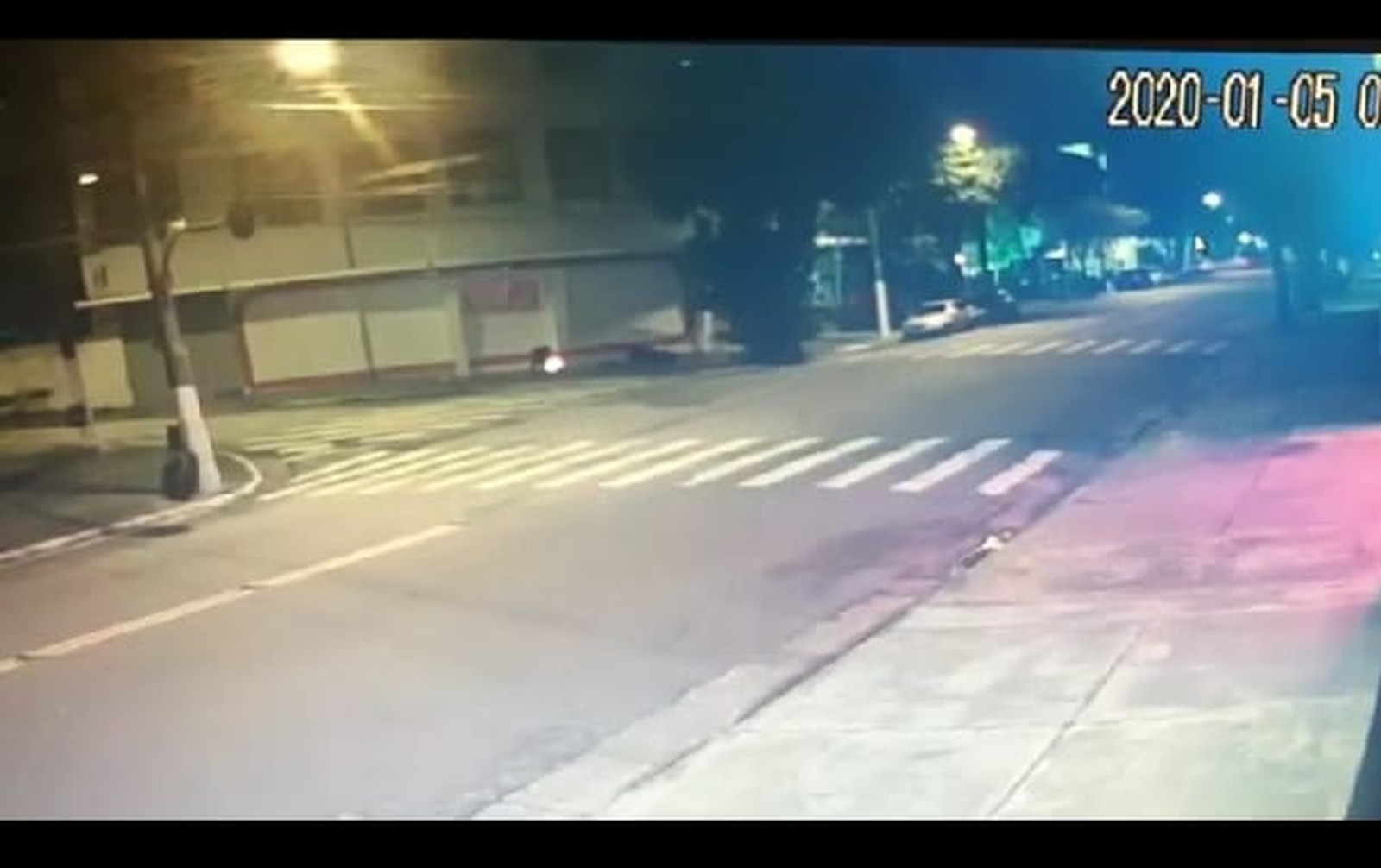 Vídeo mostra homem ateando fogo em morador de rua em São Paulo